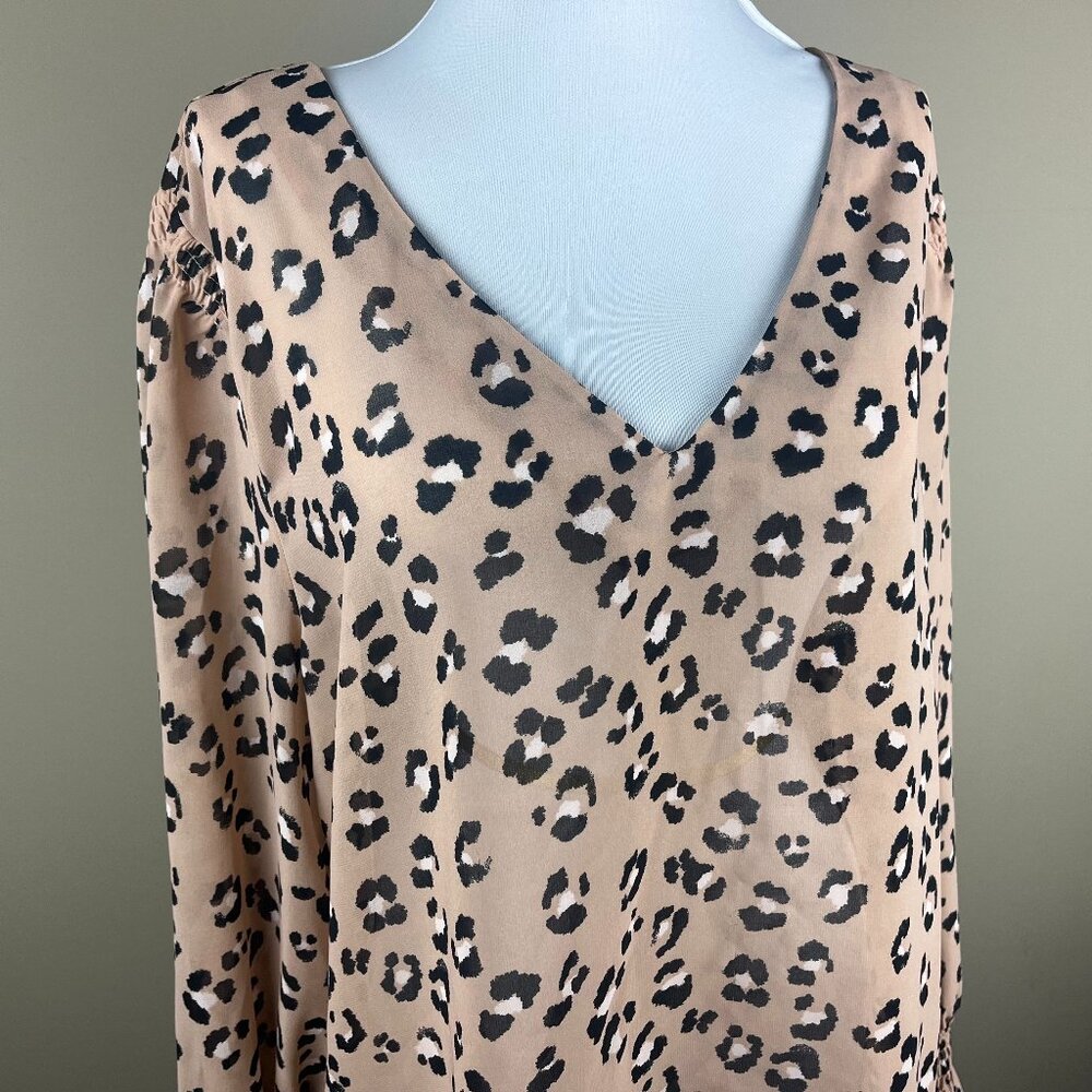 A New Day Long Sleeve Blouse Size XL Tan Black, Leopard Animal Print, V-neck